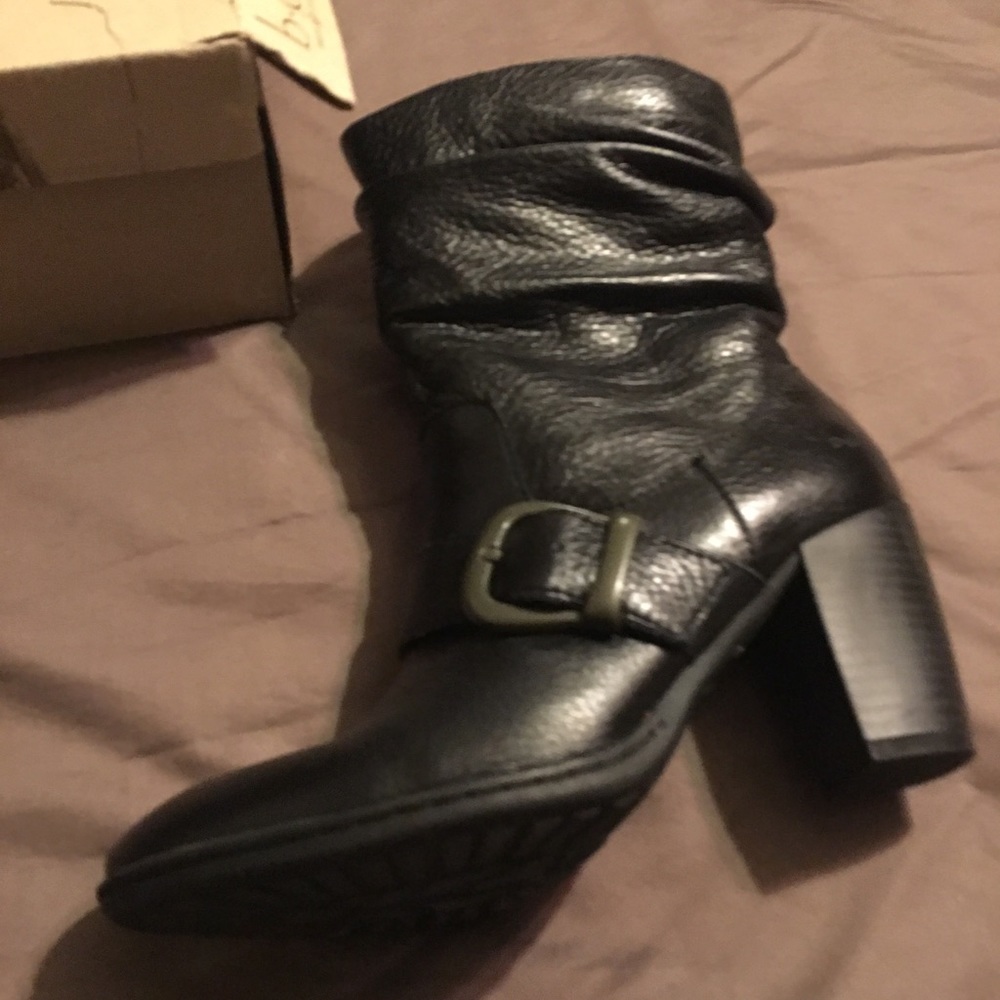 Boots - Picture 2 of 3